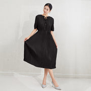 Dresses for women with a sense of niche design. Lace up waist with bubble sleeves for long dresses